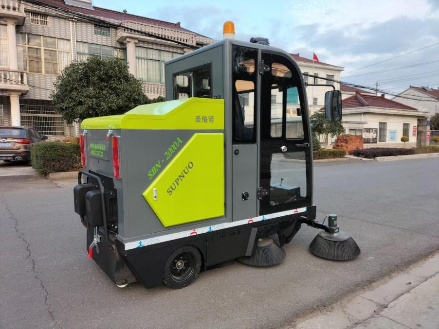 嘉善龙建清扫车_0